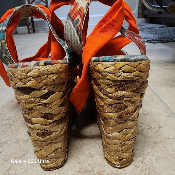 Lace up Wedge Sandle size 6. - Picture 8 of 12